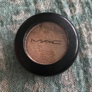 MAC Honey Lust